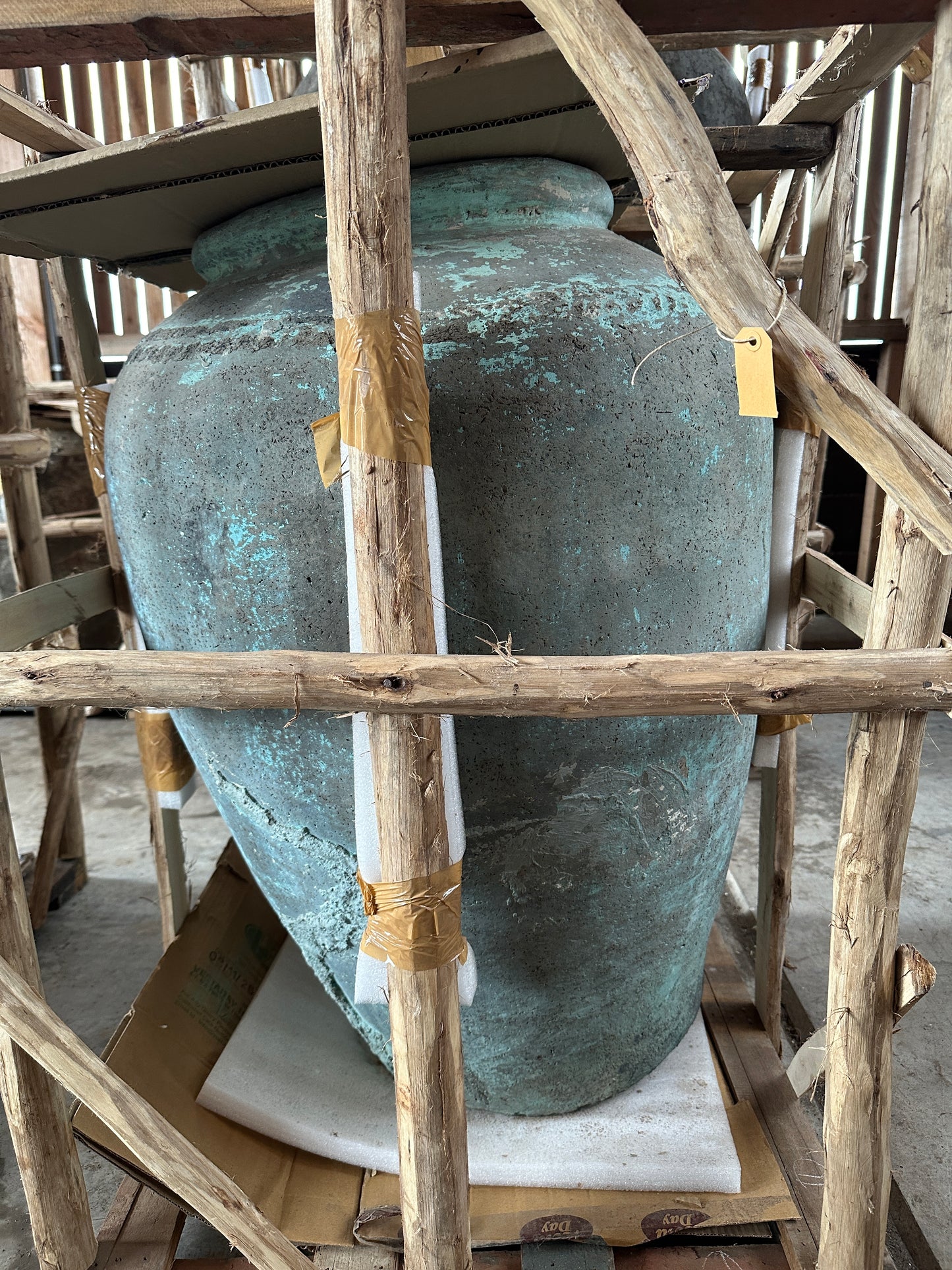 Oude doorleefde XL Kruik uit India nr.: 498