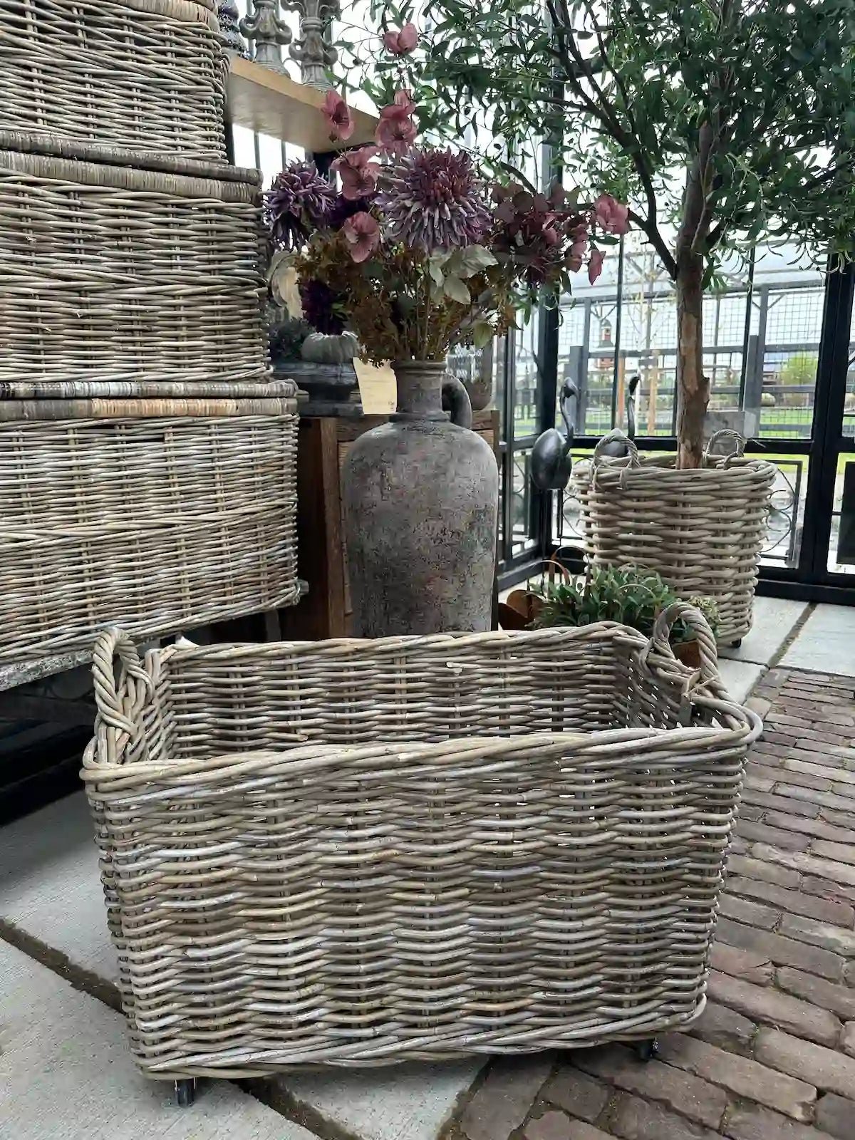Rechthoekige rotan mand op wielen – houtmand of dekenmand - Sfeerstal69