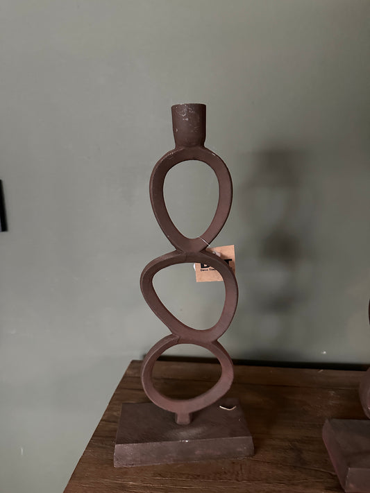 Roestige kandelaar 3 ringen