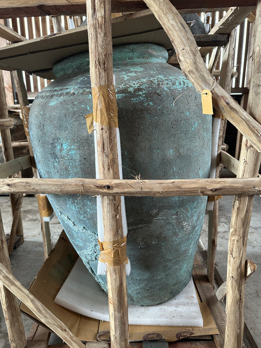 Oude doorleefde XL Kruik uit India nr.: 498