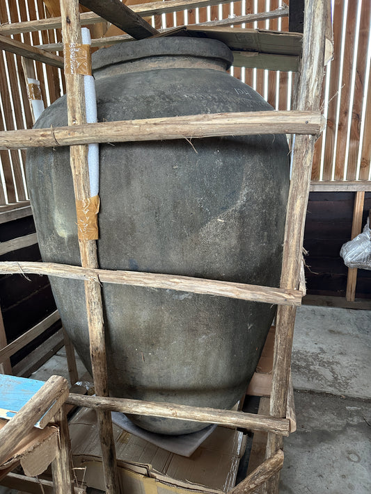 Grote oude doorleefde XXL kruik uit India nr.: 121